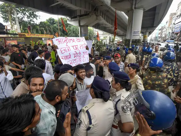 Bihar NEET Protest FIR Withdrawal
